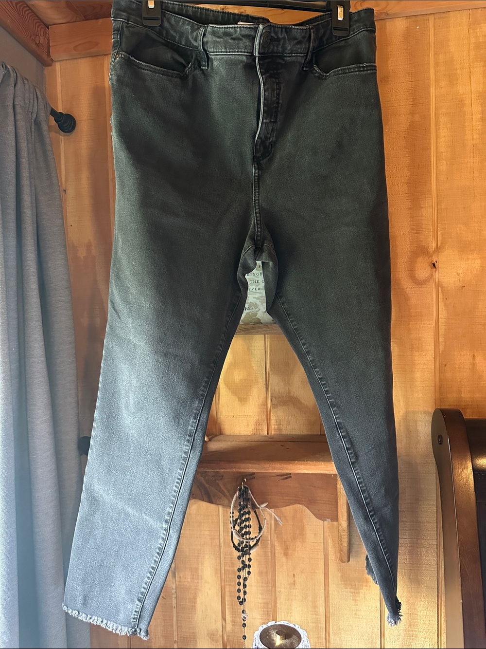 Women’s size 16 stretch LC Lauren Conrad Charcoal Skinny Jeans cpv